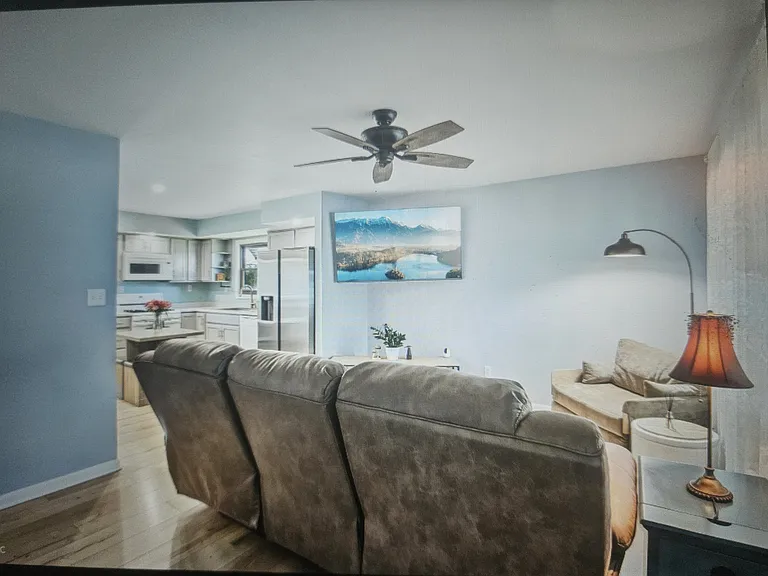 1004 W Noble St — Photo 6
