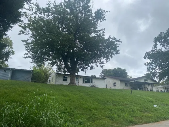 2100 J St, Bedford, IN 47421