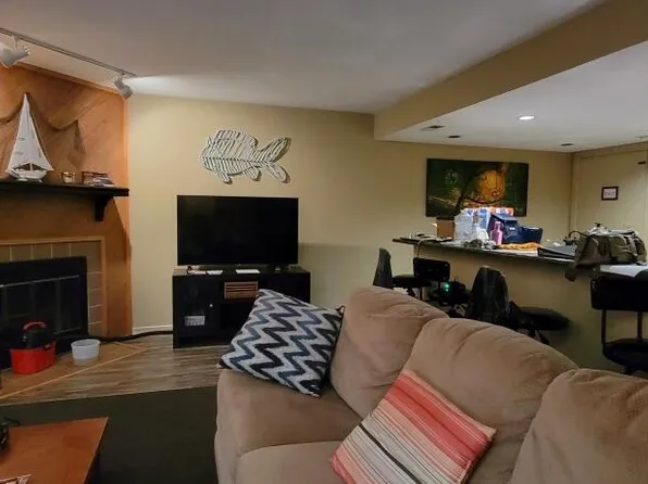 100 Sailors Cove Dr #1319, Moneta, VA 24121