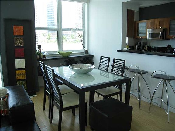 4th image of 186 SE 12th Ter APT 1201