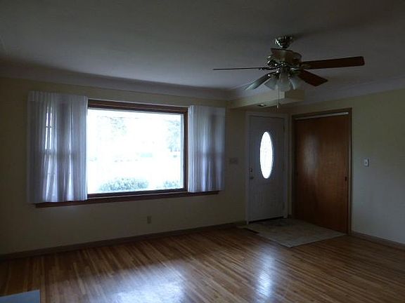 2nd image of 3212 Mona Ln