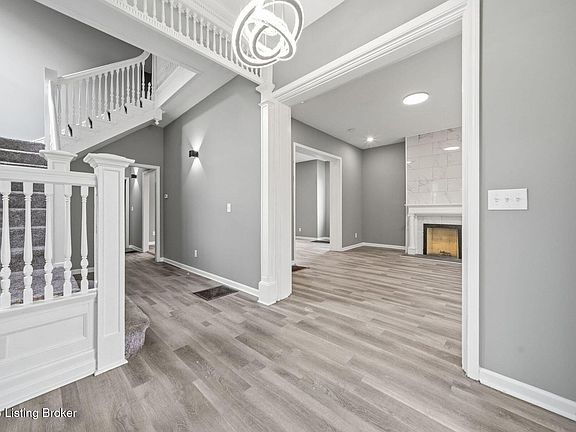 5th image of 3016 River Park Dr