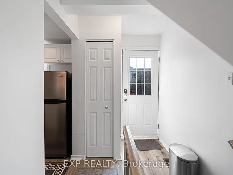 166 Forward Ave — Photo 3