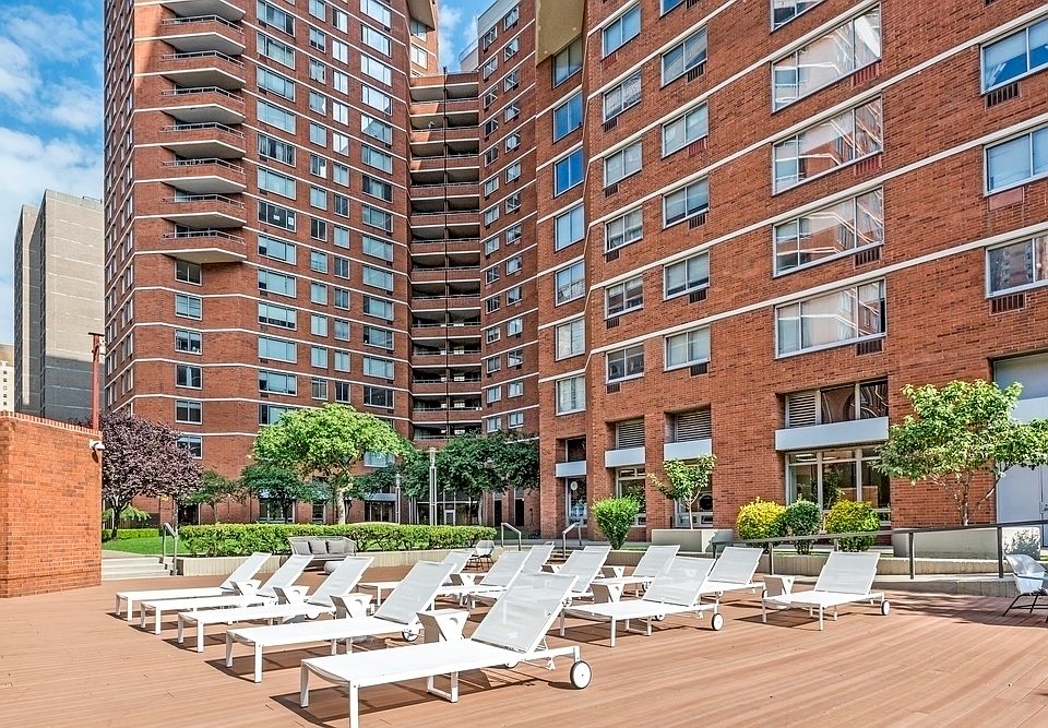 1st image of 480 2nd Ave APT 9A