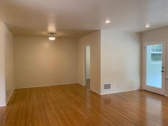 5th image of 937 Groton Dr