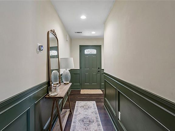 4th image of 102 Legend Creek Dr