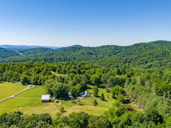 1194 Chestnut Flats Rd, Lewisburg, WV 24901