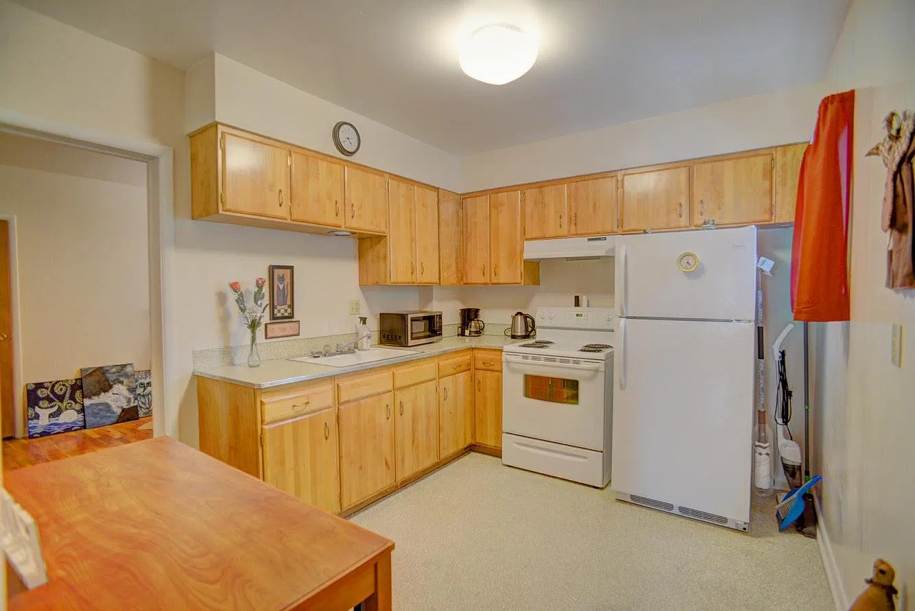 813 N Ewing St — Photo 2