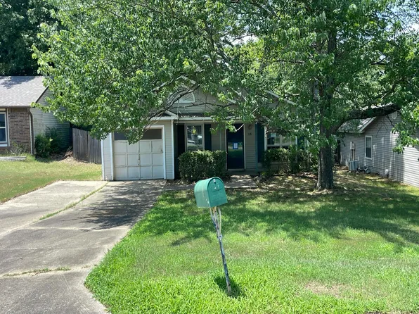 13 Monarch Dr, Maumelle, AR 72113