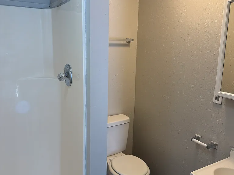 1022 W Main St #1 — Photo 3