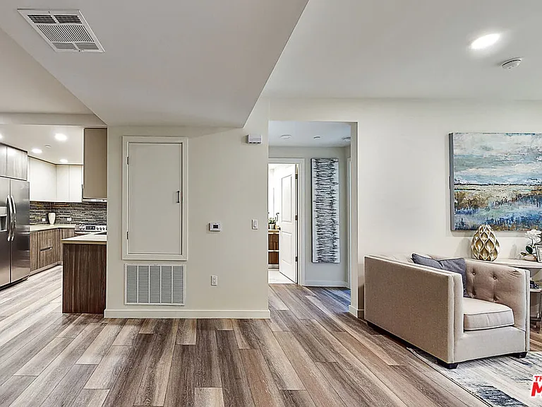 1070 S Bedford St #402 — Photo 4