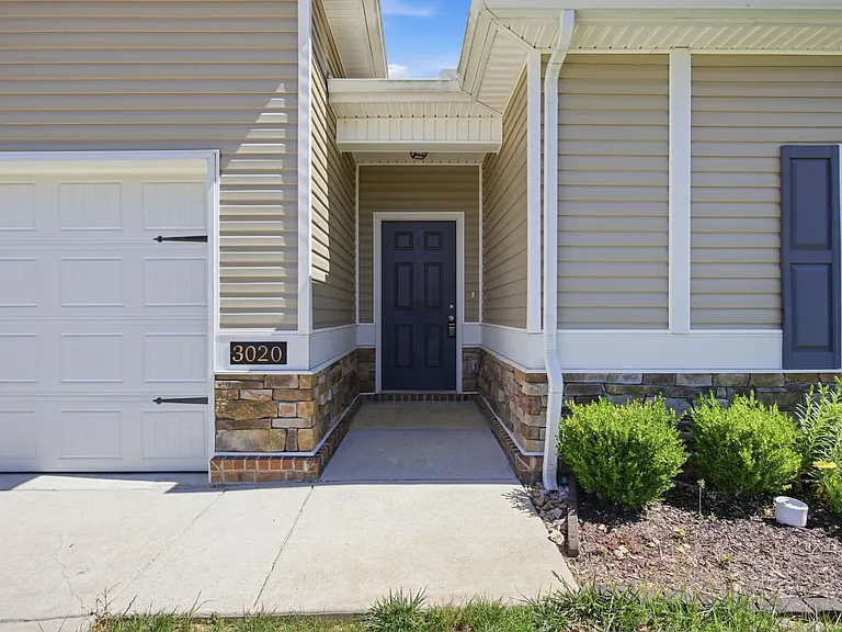 3020 Goodtown Trce — Photo 4