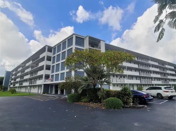 950 Hillcrest Dr, Hollywood, FL
