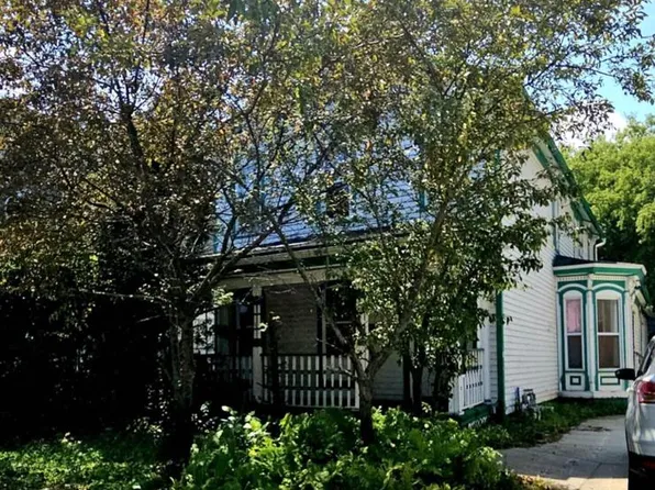 1120 College AVENUE, Racine, WI 53403