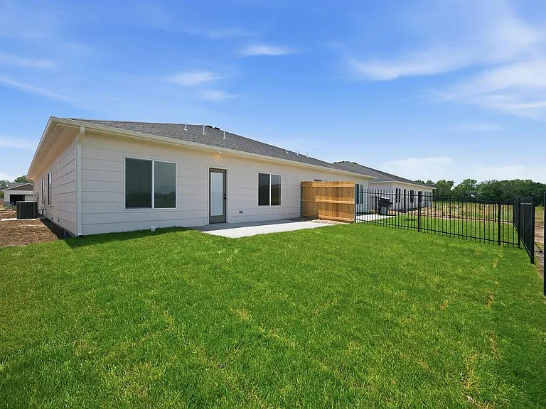 119 N Mendocino Ct — Photo 20