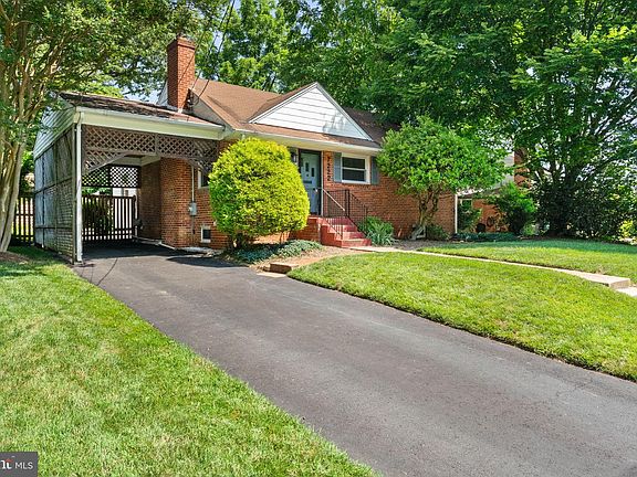 3rd image of 7222 Wayne Dr