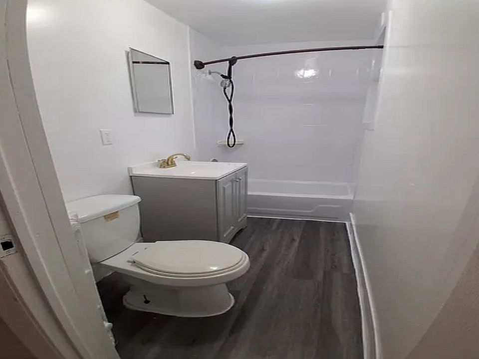1st image of 411 E Jersey St #202