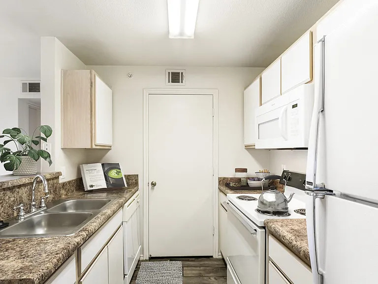 Maison's Landing Apartments — Photo 48