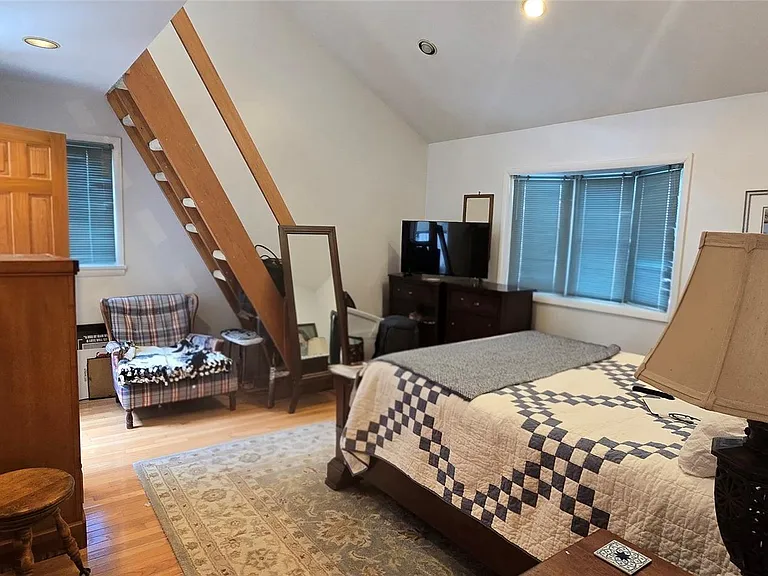 24 Anderson Ave — Photo 7
