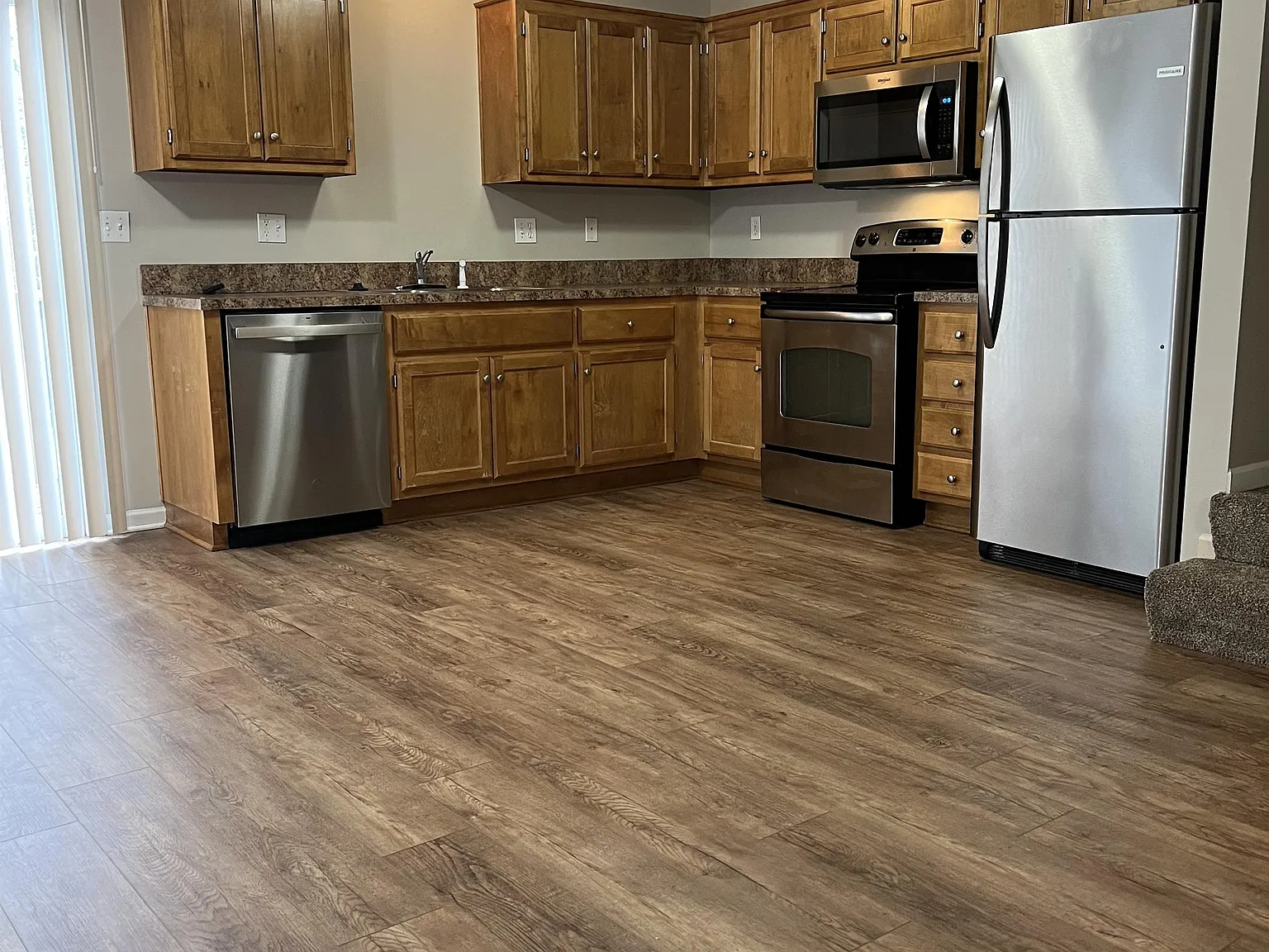 425 L Hawthorne Blvd - 3 — Photo 3