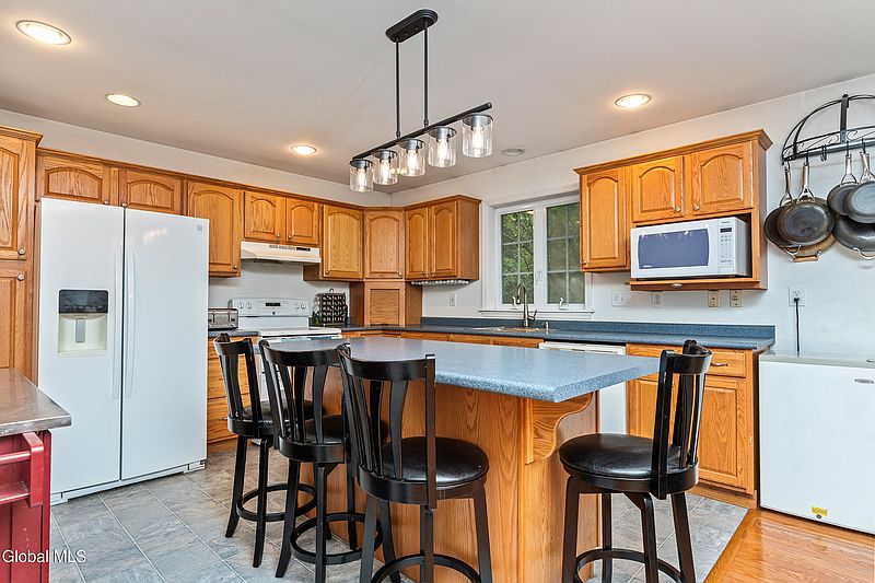 3rd image of 1143 Clute Crest Drive