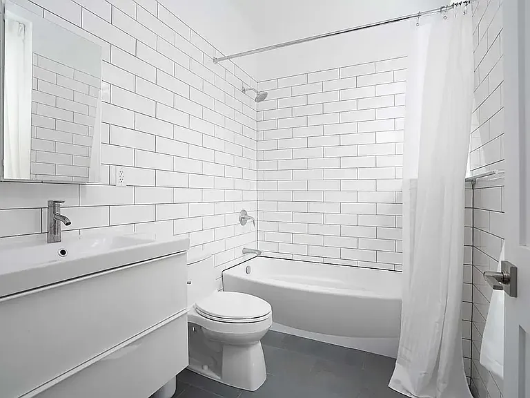 205 E 17th St #4B — Photo 7