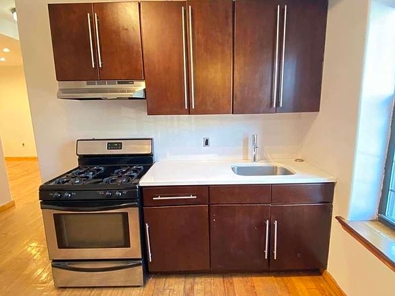 5th image of 102 Rogers Ave APT 2R