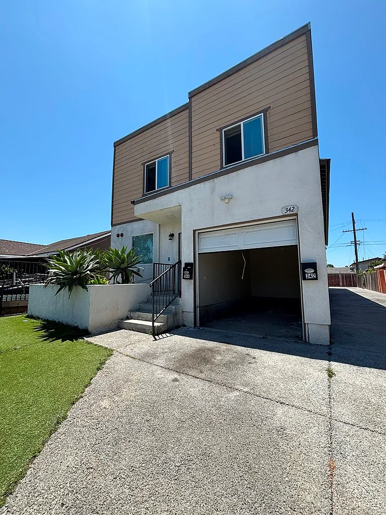 5 bed, 1857 sqft, $4,200 — Photo 1