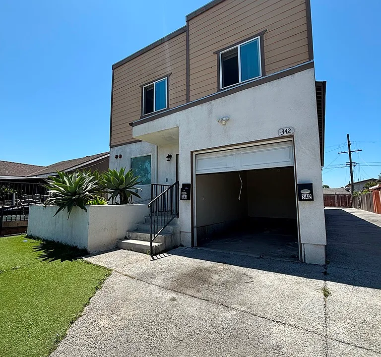 344 E 118th Pl
