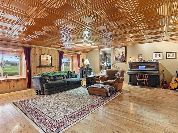 3rd image of 4851 Whittier Rd