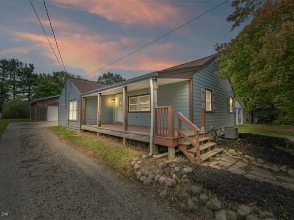 12554 Jackson Dr, Burton, OH 44021