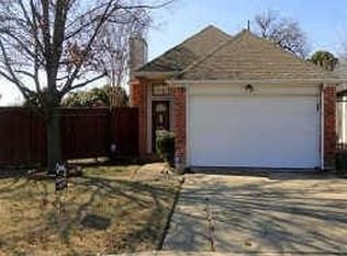 221 Lydia Cir, Irving, TX 75060