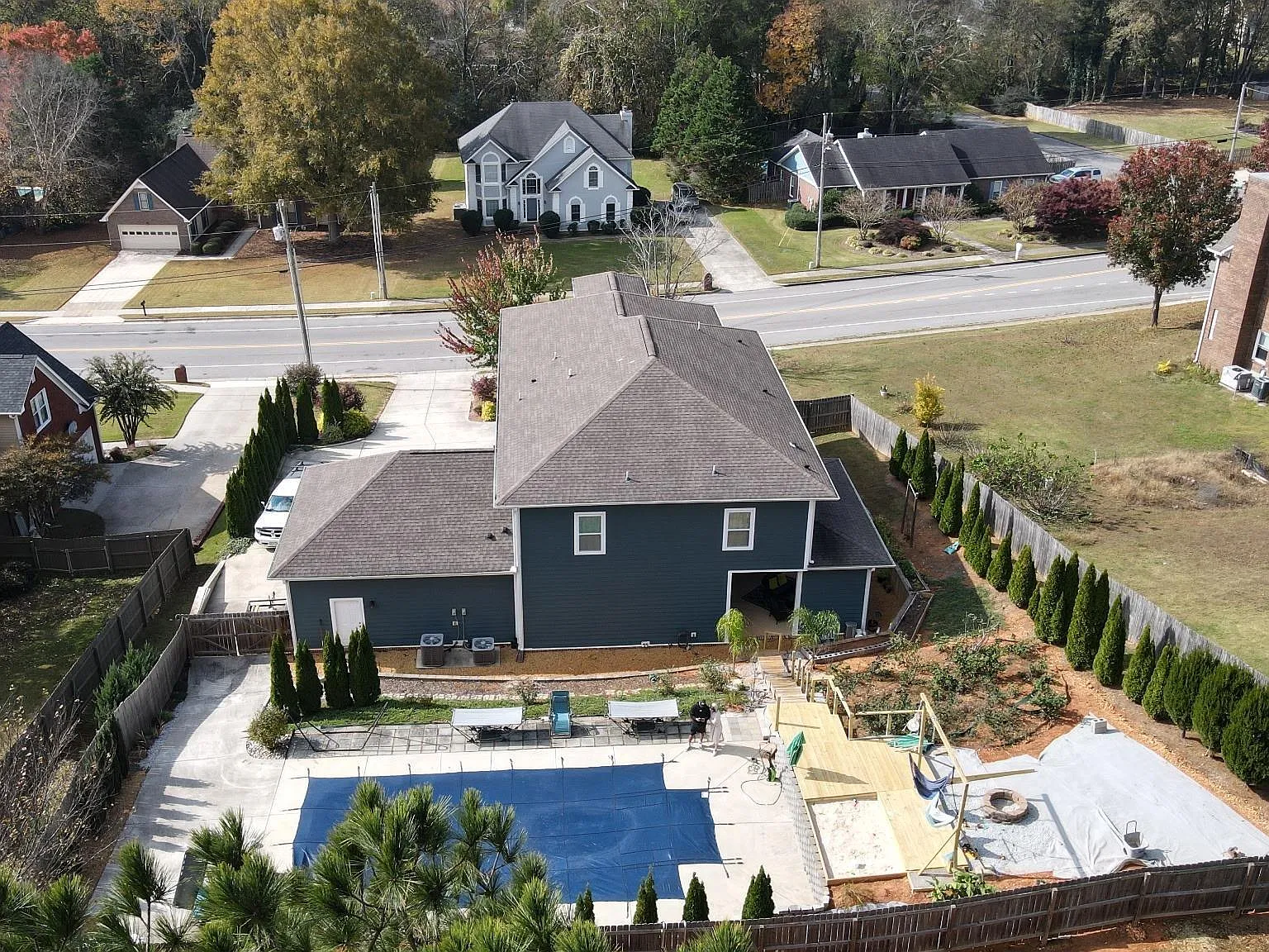 5 bed, 5.0 bath, 2929 sqft, $4,000 — Photo 2