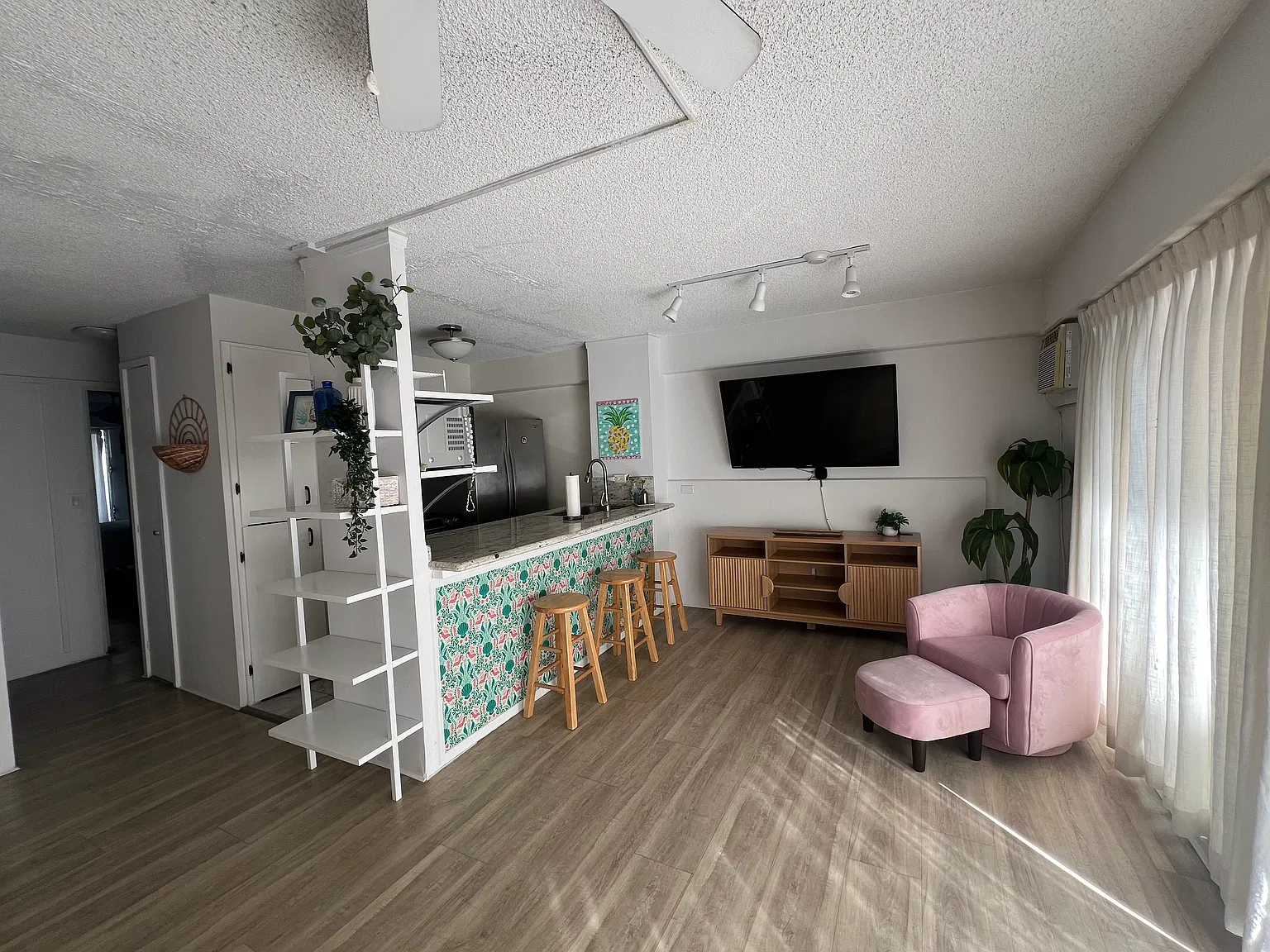 1690 Ala Moana Blvd — Photo 4