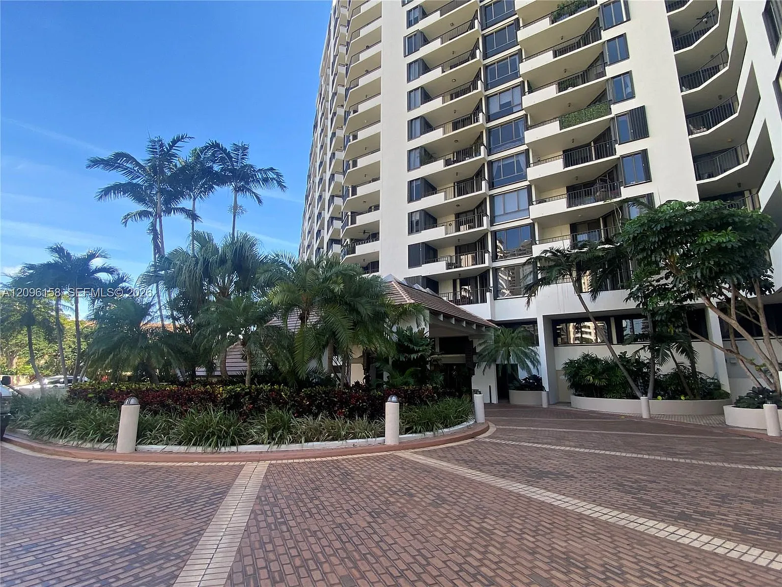 Brickell Key One Condo — Photo 1