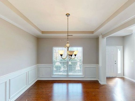 3rd image of 505 Stowe Rd
