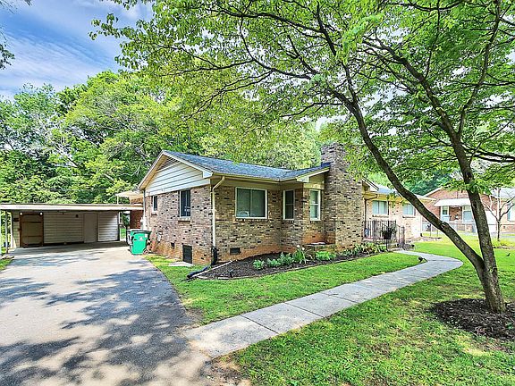 4th image of 4818 Dogwood Pl