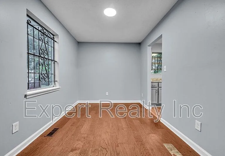 1256 15th St SW — Photo 25