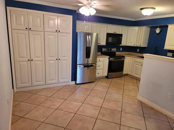 3651 East Barbara COURT #3, Oak Creek, WI 53154