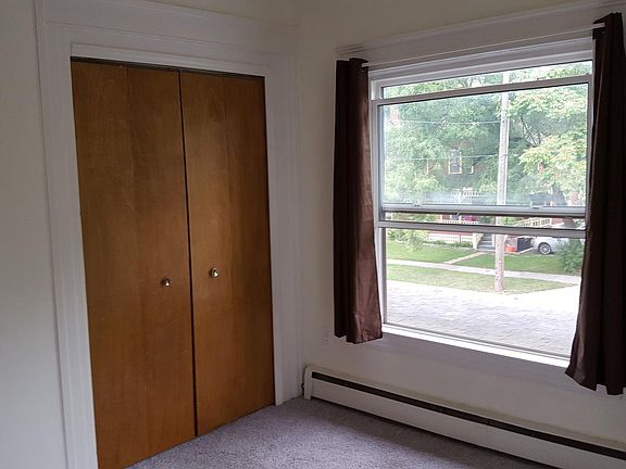 Front bedroom- huge closet!