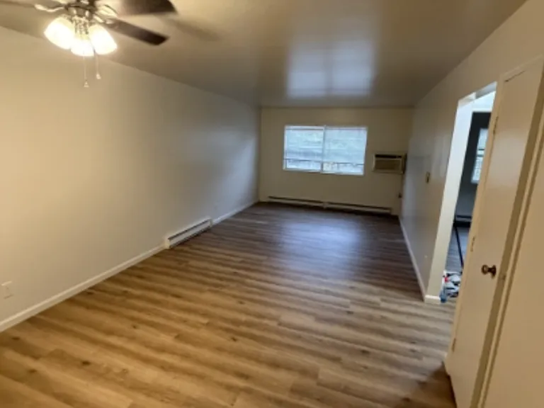 East Pointe Apartments — Photo 16