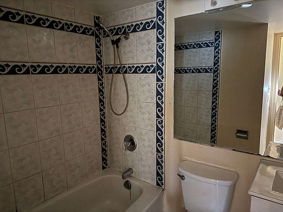 3rd image of 7280 Lindsay Rd #201