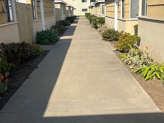 2nd image of 4105 Ingraham St #4115