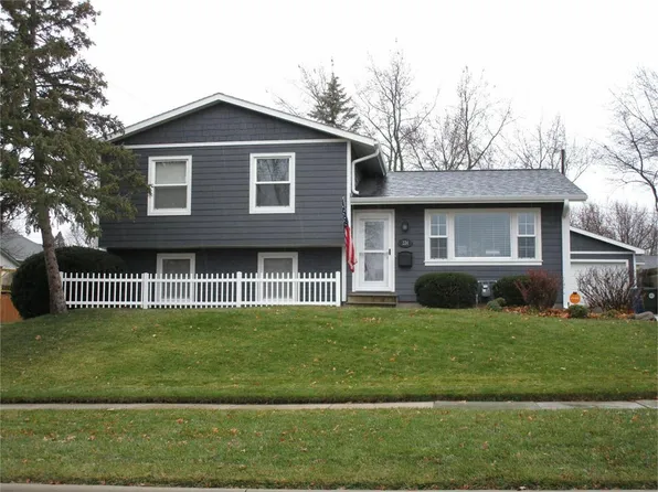 224 E Mitchell Ave, Waterloo, IA 50702