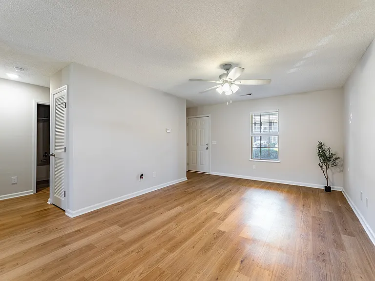 South Haven Apartments — Photo 5