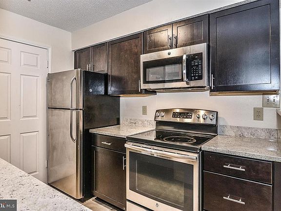 5th image of 1524 Lincoln Way APT 125