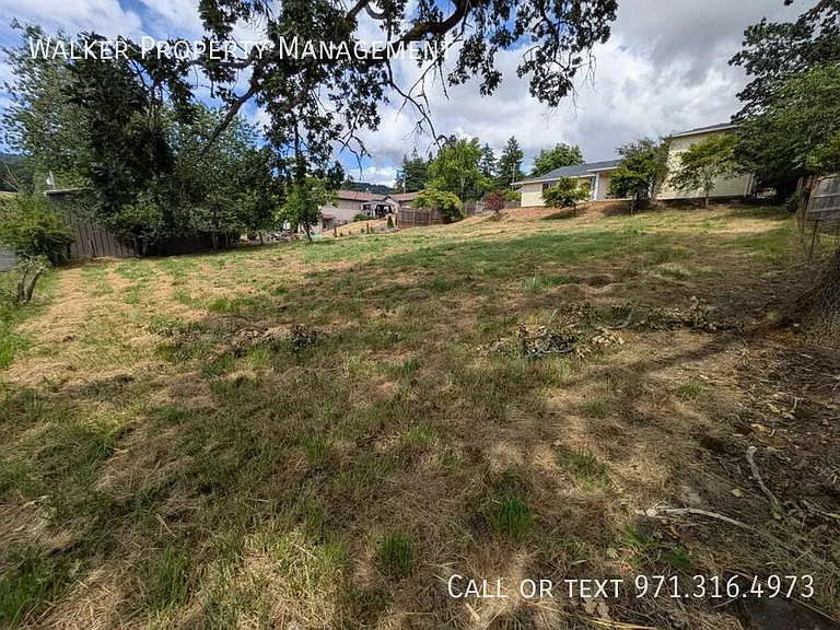 3911 NE Garden Dr — Photo 19