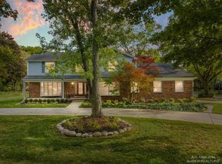 33701 Oak Point Cir, Farmington Hills, MI