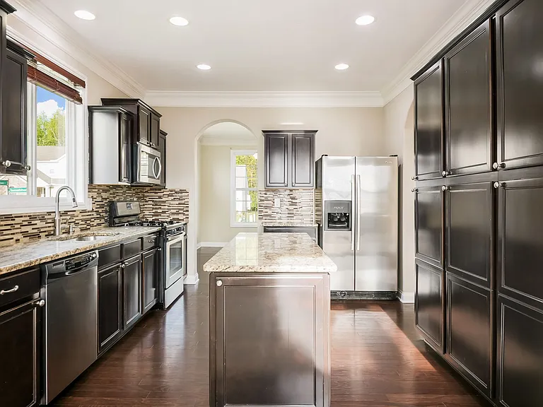 8865 Sweetshade Dr — Photo 16