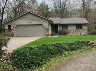 18492 144th Ave, Spring Lake, MI 49456